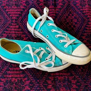 Teal converse!